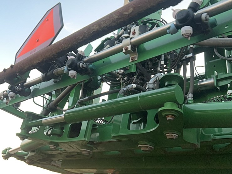 2014-john-deere-r4030-image-196