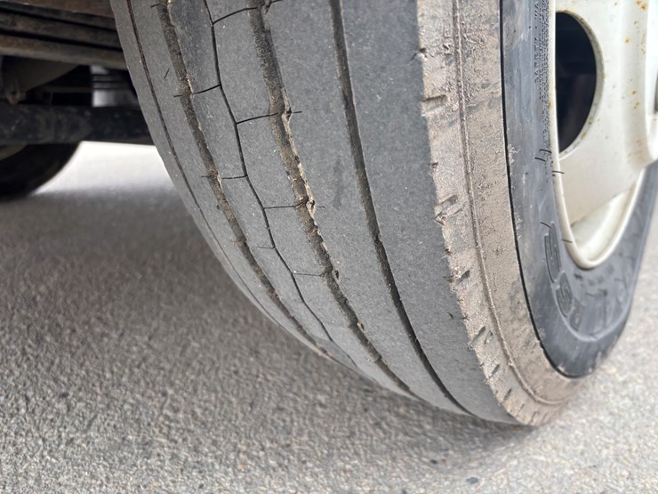 2015-isuzu-npr-xd-image-62