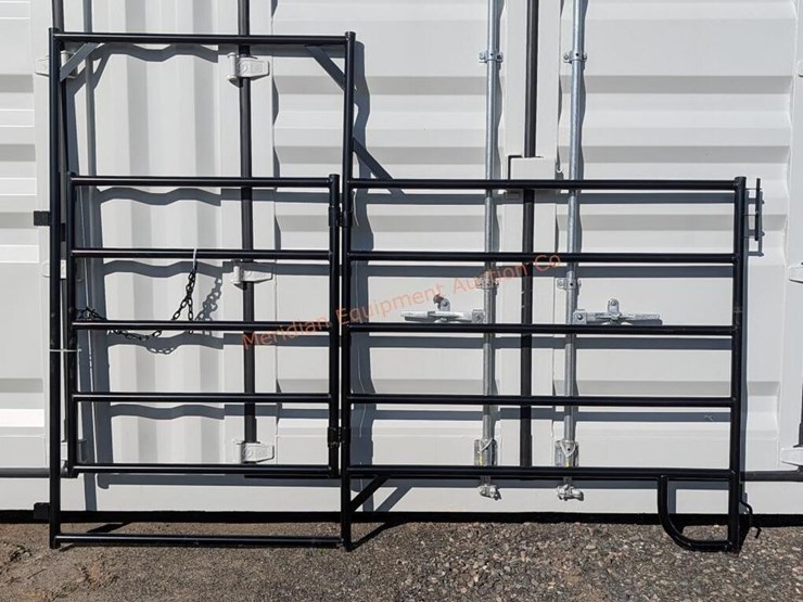 7'-x-9.5'-md-panel-w/-gate-image-1