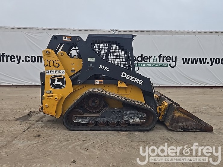 2021-deere-317g-image-6