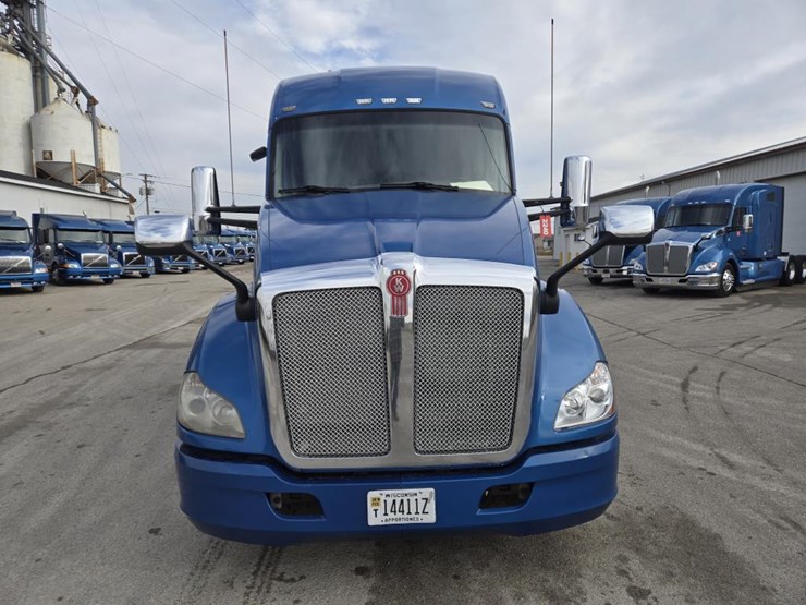 2018-kenworth-t680-image-8