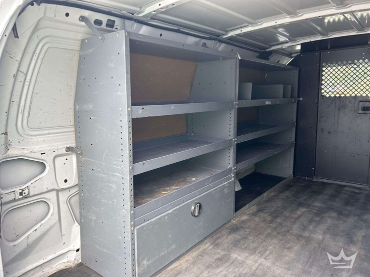 2014-ford-cargo-image-21