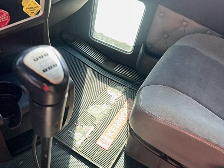 2007-kenworth-t800-image-62