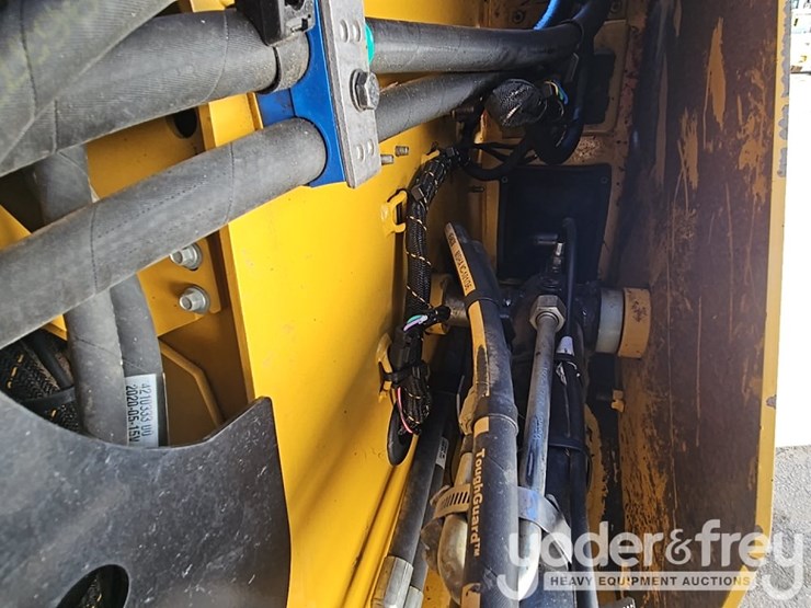 2021-caterpillar-226d3-image-21