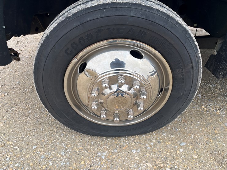 2010-ford-f450-image-56