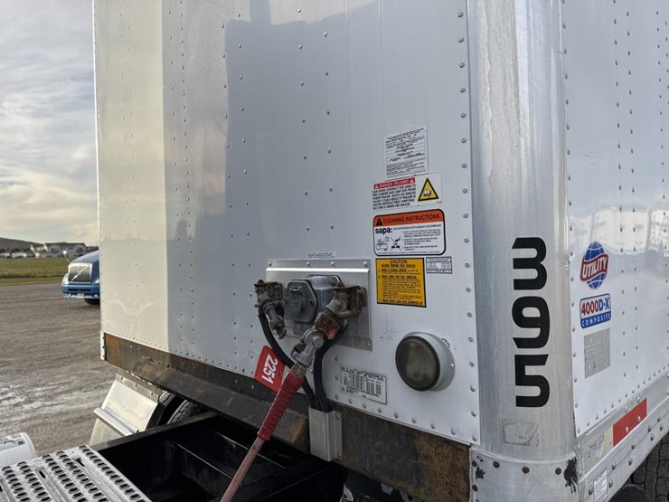 2017-utility-53'-image-22