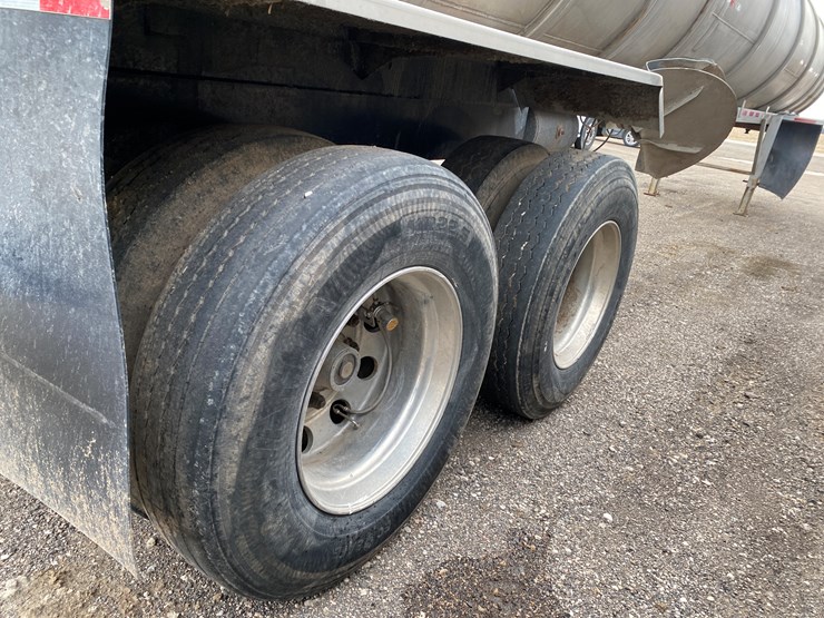 #504-•-2012-northern-8,500-gallon-semi-manure-tanker-(has-wi-title)-(waupun,-wi)-image-40