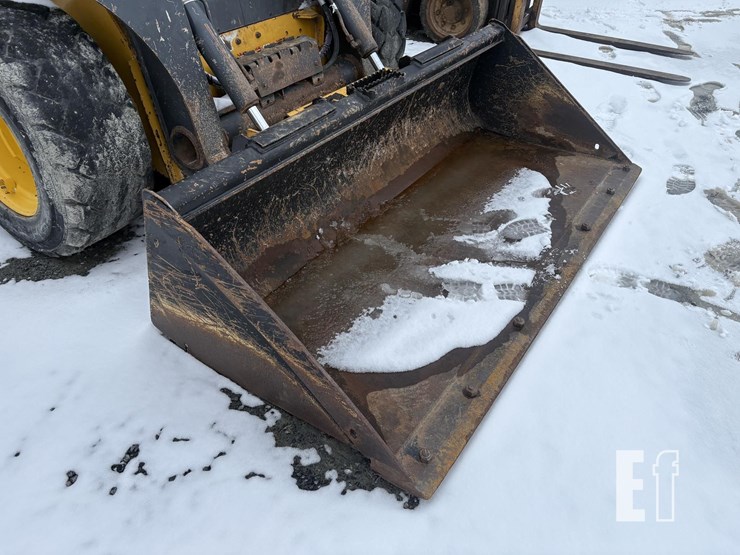 2020-deere-320g-image-3