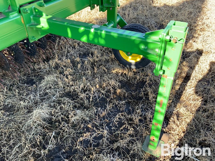 2022-john-deere-60-image-14