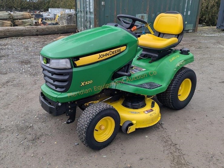 john-deere-x320-image-1