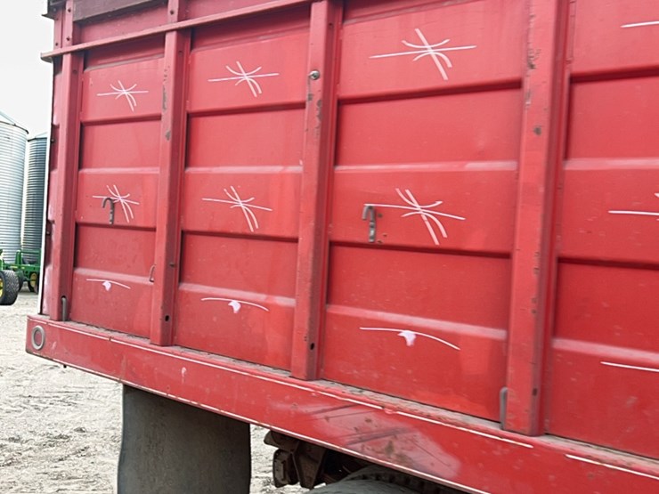 1975-chevrolet-c60-image-32