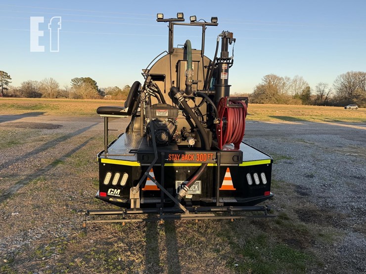 2025-ford-f350-xl-image-5