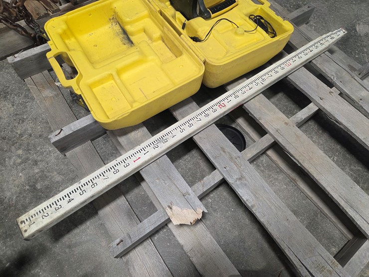 #5438-•-leica-rugby-270sg-laser-transit-w/-story-pole-image-2