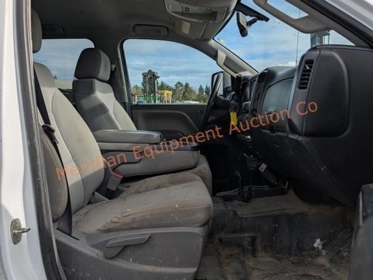 2017-chevrolet-silverado-3500-image-32