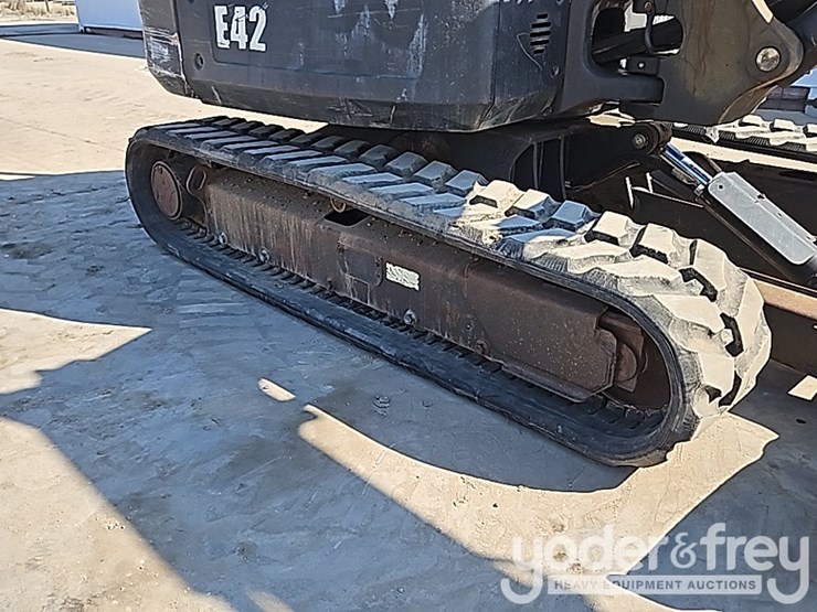 2013-bobcat-e42-image-11