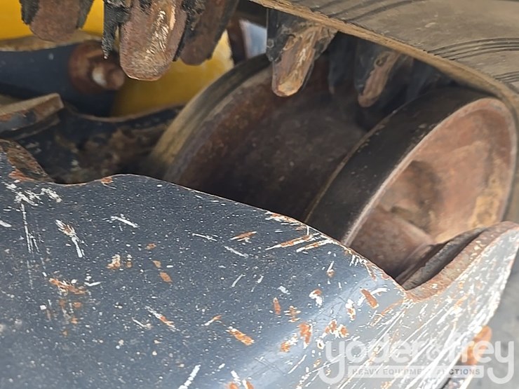 2021-deere-317g-image-20