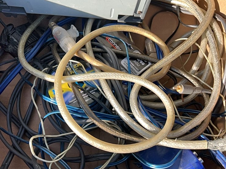 deluxe-speaker-system-for-car-or-tractor-image-10