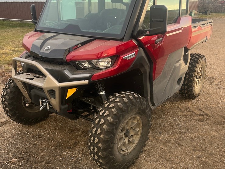 lot-15.-2024-canam-side-by-side-1000-defender-limited,-pristine-condition,-shedded,-like-absolutely-brand-new,-25-hours,-serial-number-30086-image-3