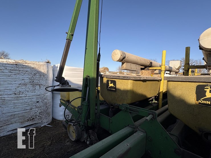 john-deere-7200-image-5