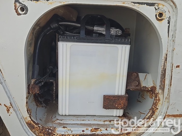 2023-takeuchi-tl12v2-image-54