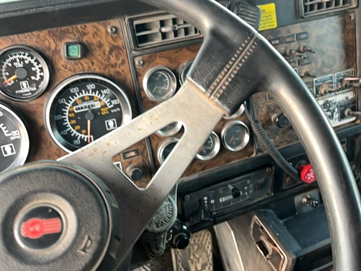 1990-kenworth-t600-image-140