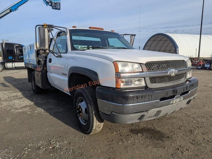 2003-chevrolet-3500-image-21