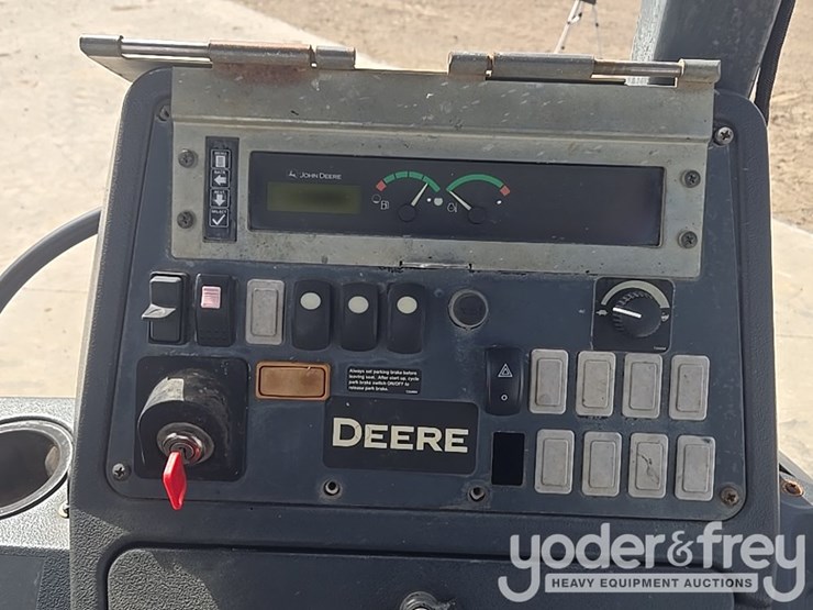 2014-deere-310k-ep-image-72