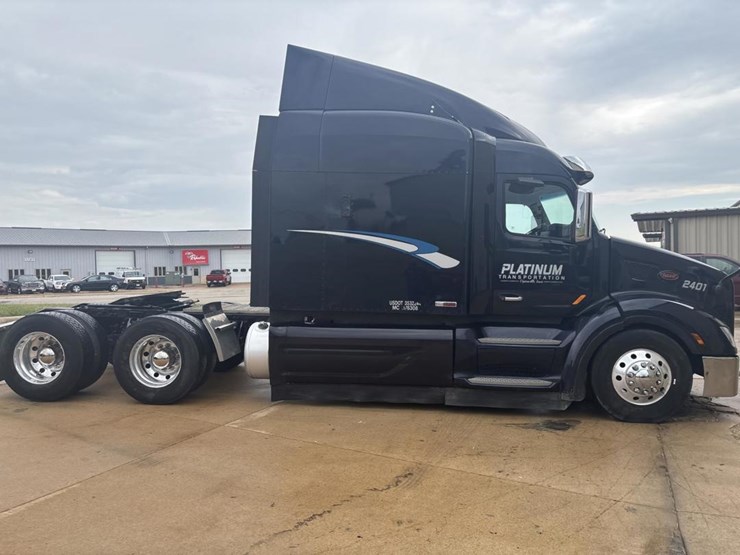 2019-peterbilt-579-image-5