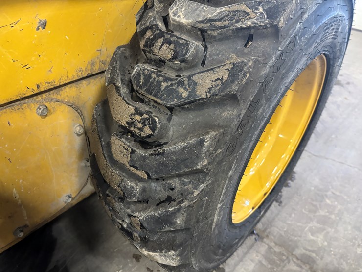 2013-caterpillar-226b3-image-40