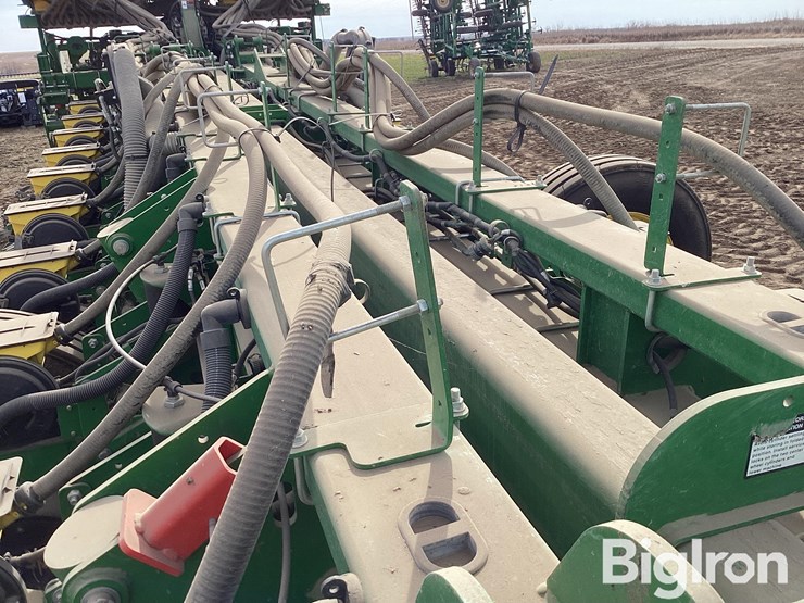 2022-john-deere-1775nt-image-13