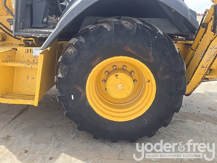 2014-deere-310k-ep-image-11