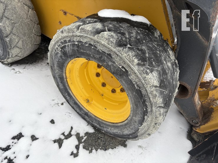 2020-deere-320g-image-5