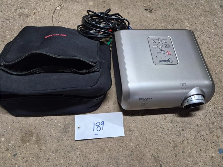 sharp-notevision-xr-11xc-home-theater-projector-image-1