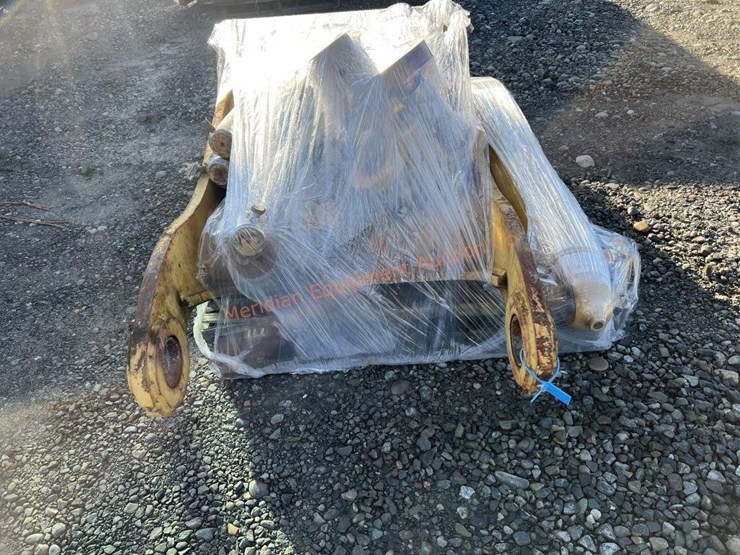 caterpillar-320-image-4