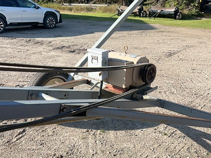 7-“x-37’sakundiak-model-hd-7–-1200-auger-with-7.5-hp-baldor-single-ph-220-electric-motor-image-15