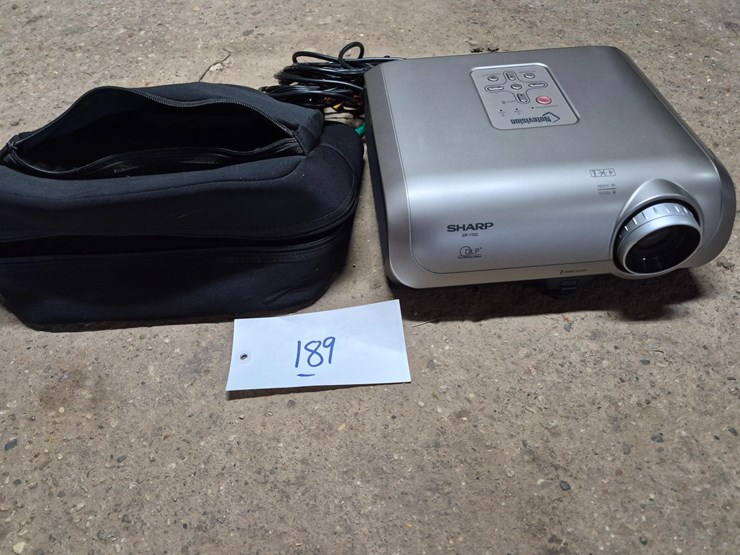 sharp-notevision-xr-11xc-home-theater-projector-image-2