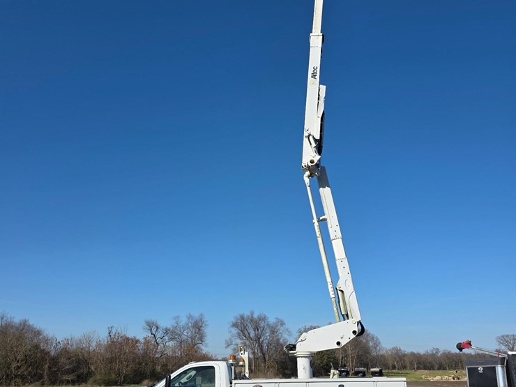 dodge-5500-bucket-truck-image-20