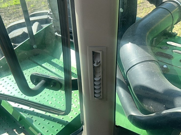 2016-john-deere-9520r-image-167