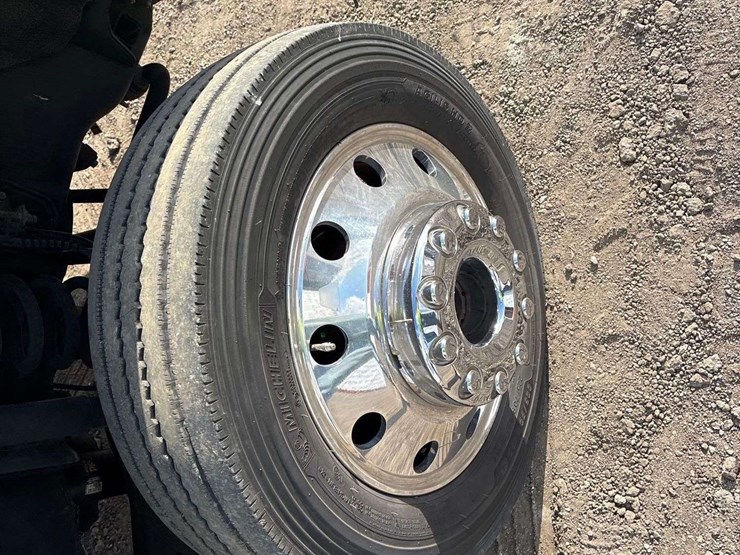 2019-ford-f550-image-16