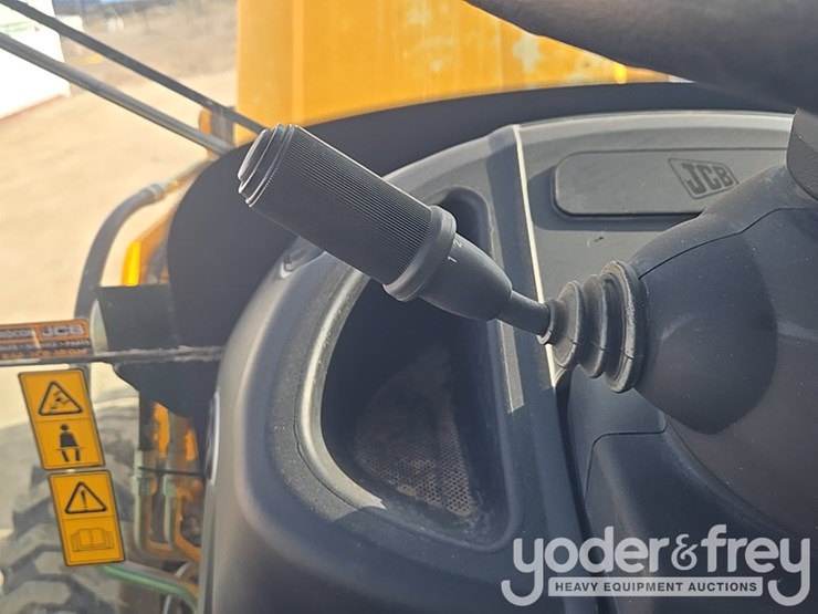 2017-jcb-3cx-image-98