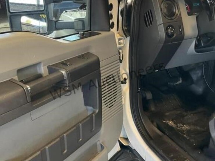 2016-ford-f550-image-23