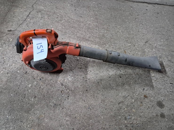 husqvarna-125b-leafblower-image-1