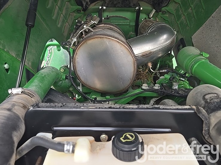 2020-john-deere-5075e-image-43