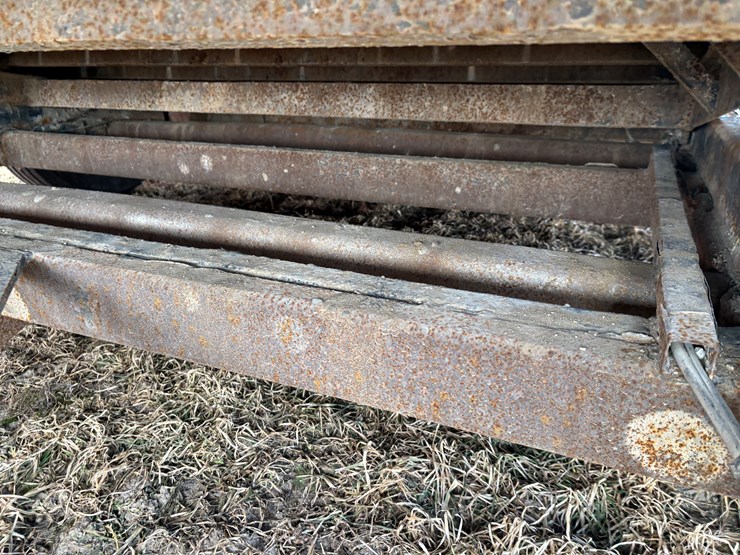 #2276-•-2013-b-&-b-20'-tandem-axle-tilt-bed-trailer-image-40