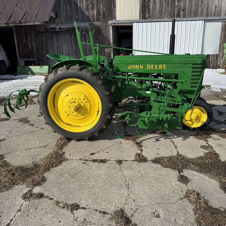 JOHN DEERE H