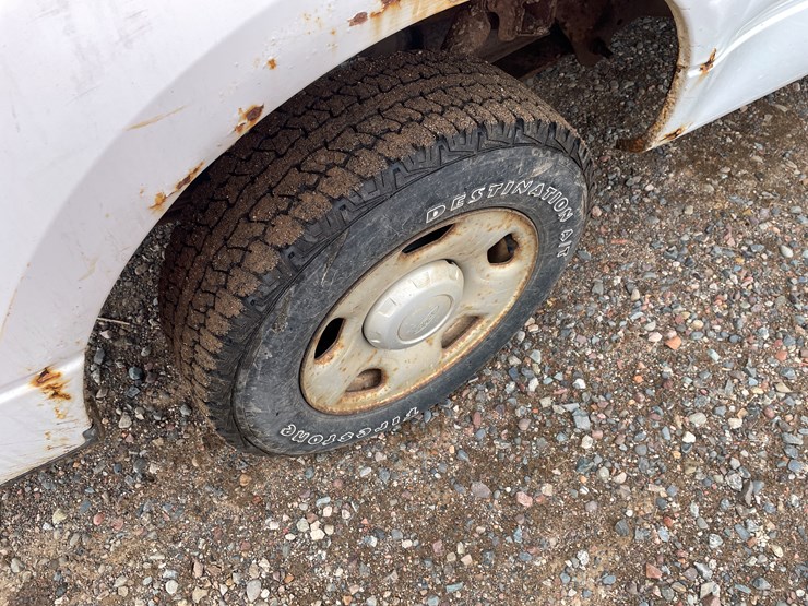 2005-ford-f150-xl-image-13