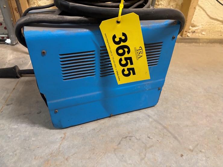 #3655-•-clarke-95-mig-welder-image-2