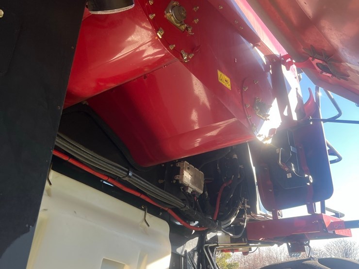 2023-case-ih-8250-image-23