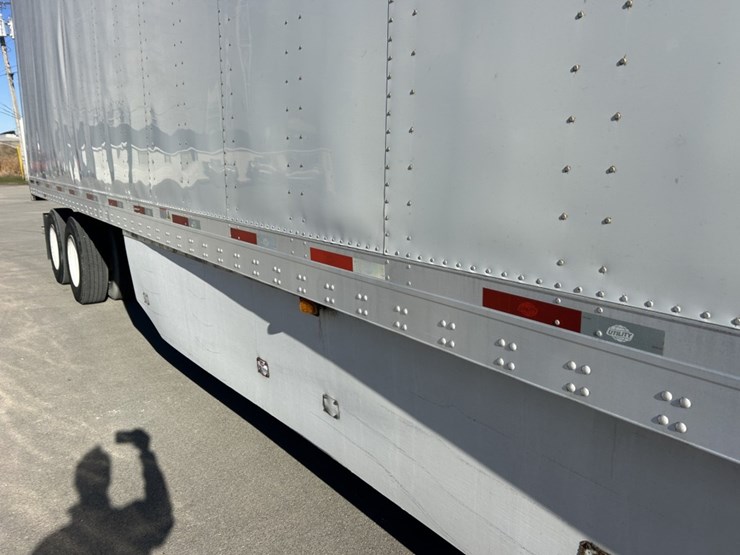 2014-utility-53'-image-24