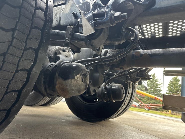 2022-kenworth-t680-image-37